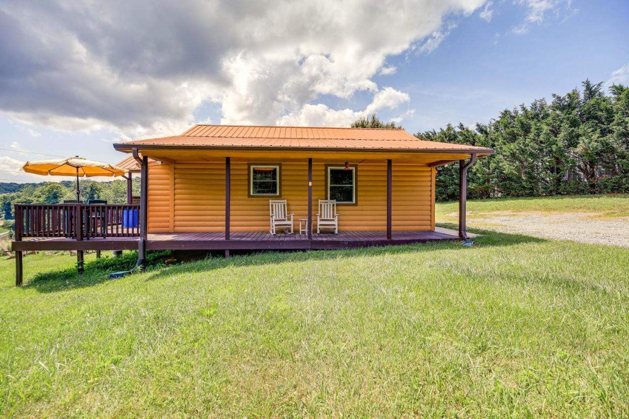 Blue Ridge Mountain Cabin With Views And Hot Tub Sparta Εξωτερικό φωτογραφία