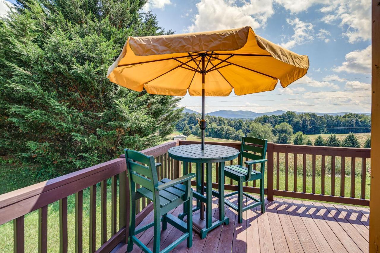 Blue Ridge Mountain Cabin With Views And Hot Tub Sparta Εξωτερικό φωτογραφία