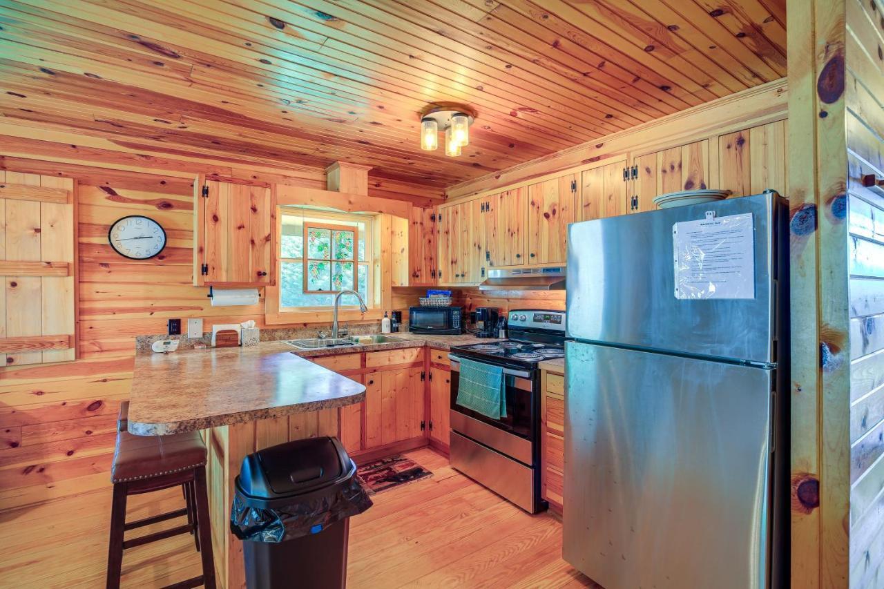 Blue Ridge Mountain Cabin With Views And Hot Tub Sparta Εξωτερικό φωτογραφία