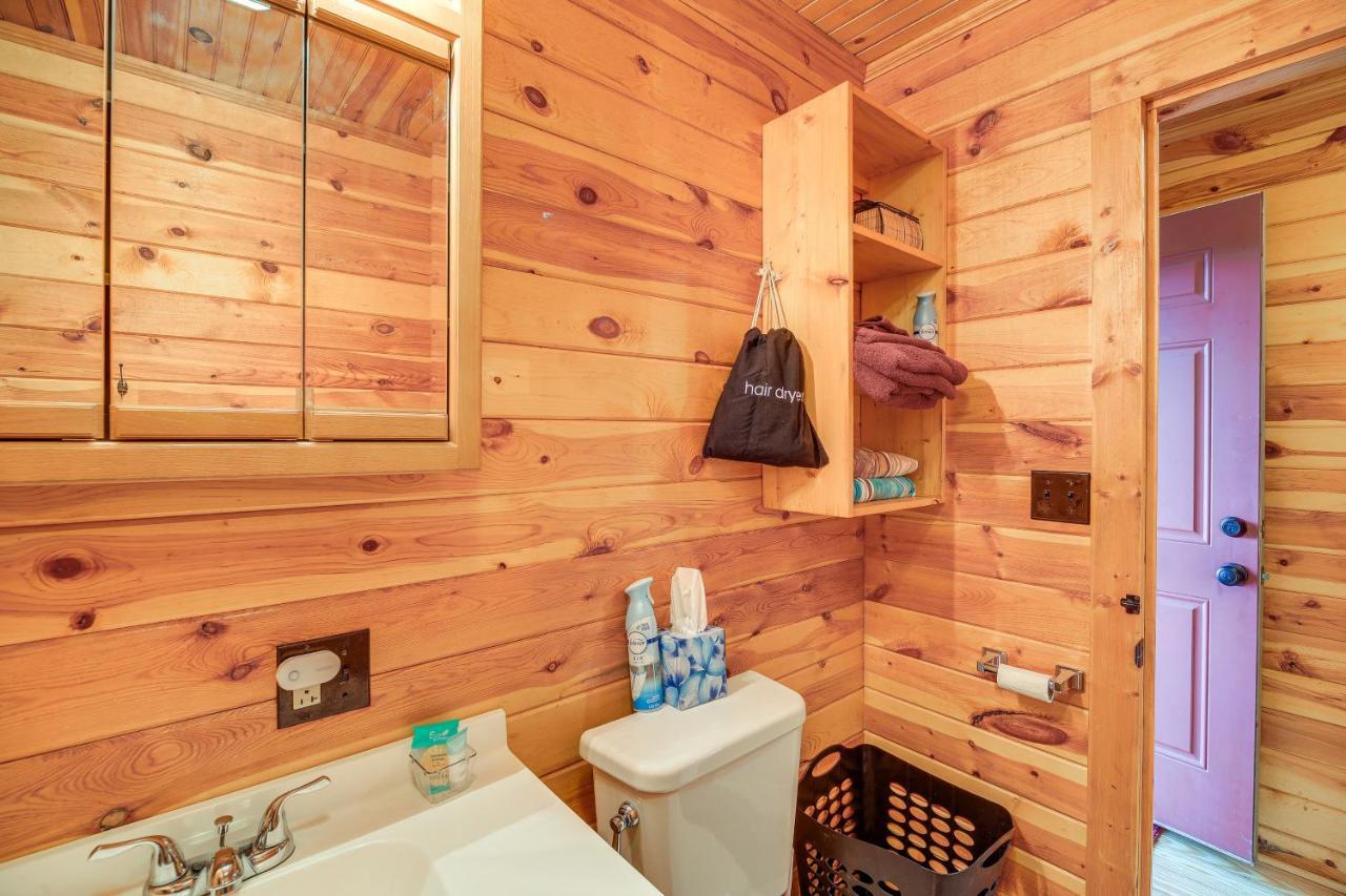 Blue Ridge Mountain Cabin With Views And Hot Tub Sparta Εξωτερικό φωτογραφία