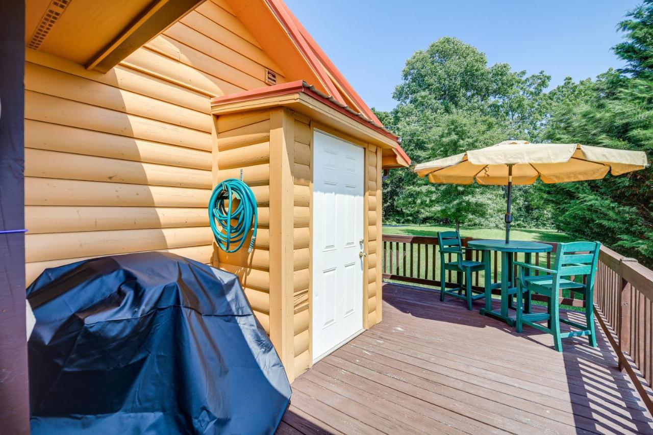 Blue Ridge Mountain Cabin With Views And Hot Tub Sparta Εξωτερικό φωτογραφία
